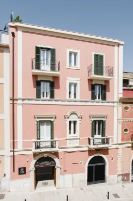 Palazzo della Fontana Hotel in zona Belvedere Luigi Guerricchio detto dei "Tre Archi"