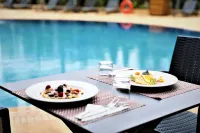 Dominium Hotel - Pools