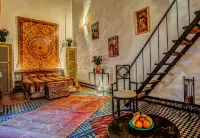 ริอาดอัลมาซ โรงแรมใน