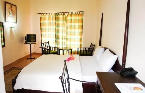 艾弗裏奇科濱河度假酒店