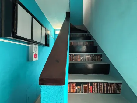 777 Takamatsu Guest House Отели в г. Такаматсу