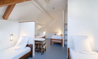 Mije Marais Hostel