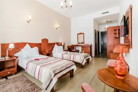 Ezio Brasov Отели в г. Сэчеле