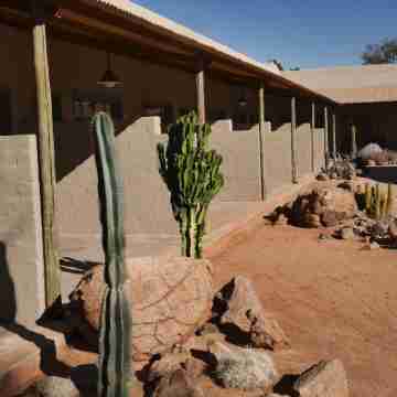 Solitaire Roadhouse Hotel Exterior