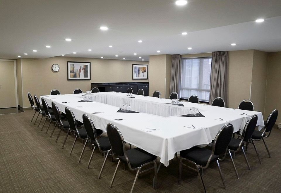 Les Suites Hotel Ottawa