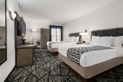 لا كينتا إن آند سويتس باي ويندام كليفلاند أيربورت ويست فنادق في 