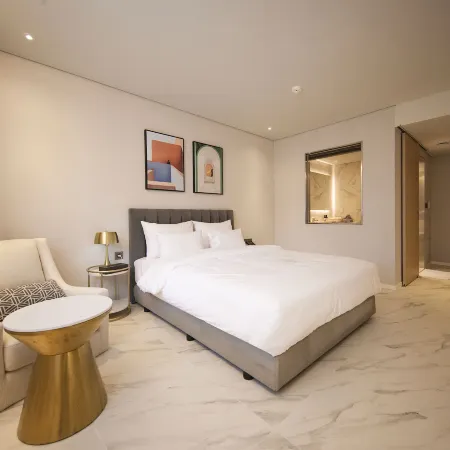 Londorner Hotel  New Port Yongwon