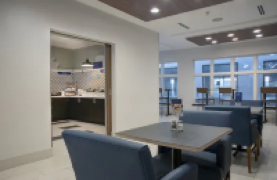 Holiday Inn Express & Suites CHESTER-MONROE-GOSHEN by IHG