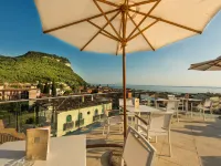 Sky Pool Hotel Sole Garda Hotels in Garda Town