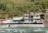 The Riverine Inn Hotels in Ingaroderai