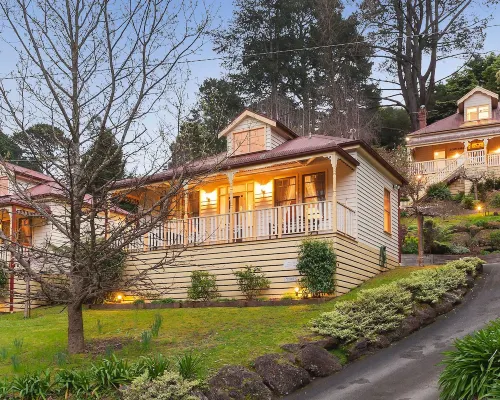 Charnwood Cottages in Warburton Hotels in Warburton