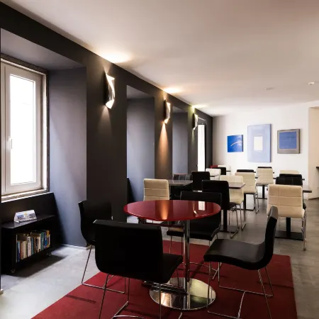 Alfama - Lisbon Lounge Suites Отели рядом с достопримечательностью «Каштелу»