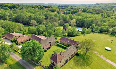 Gites la Source Отели в г. Ла Касань