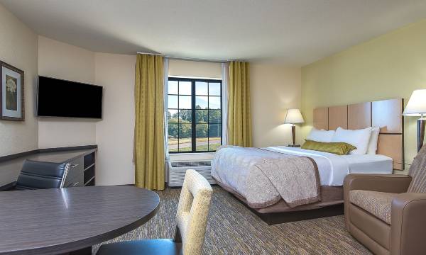 Candlewood Suites Bloomington by IHG