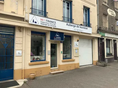 Auberge de Jeunesse - HI Verdun Отели в г. Верден