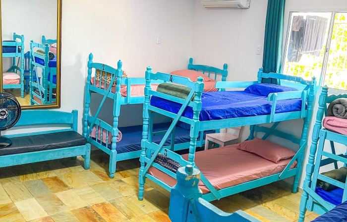 Onça da Praia Hostel