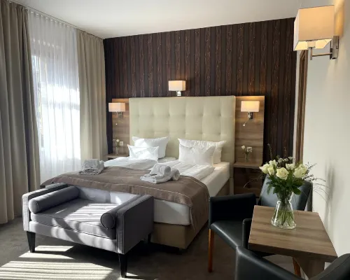 "Zur Altstadt - Am Fuße der Osterburg" Gaststätte, Pension, FEWO Hotels in Weida