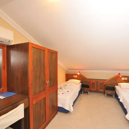 Grenadine Lodge