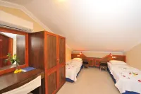 Grenadine Lodge
