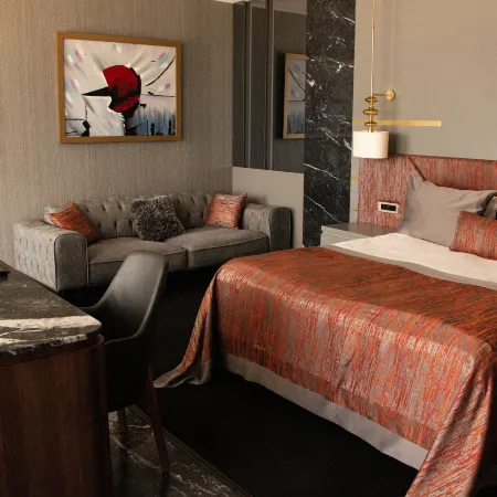 B&C Hotel