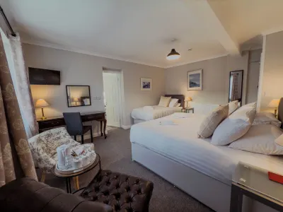 Newport Quay Hotels near Carisbrooke Castle