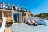 Hotel Plaza Hotels in Mola