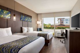 La Quinta Inn & Suites by Wyndham Orlando IDrive Theme Parks