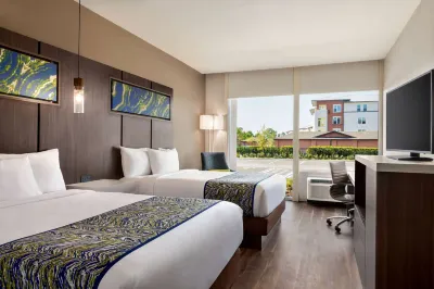 La Quinta Inn & Suites by Wyndham Orlando IDrive Theme Parks Hotels in International Drive South-Sea World
