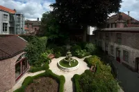 Hotel Jan Brito Hoteles cerca de Square and Statue of Simon Stevin