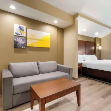 Comfort Suites