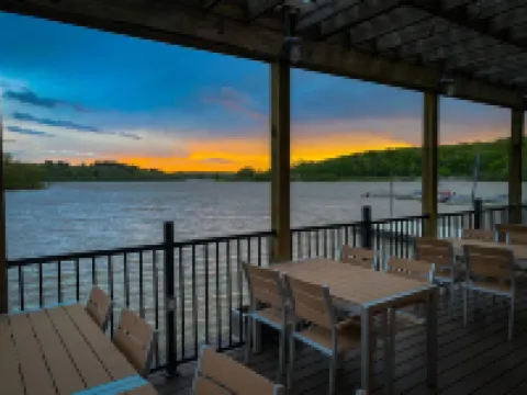 Thousand Hills State Park Cabins Hotels in 