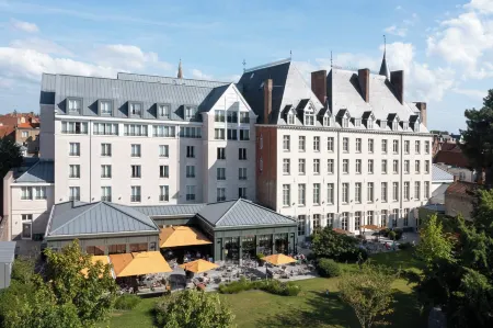 Dukes' Palace Brugge - by Dukes' Hotel Collection Отели рядом с достопримечательностью «Памятник Симону Стевину»