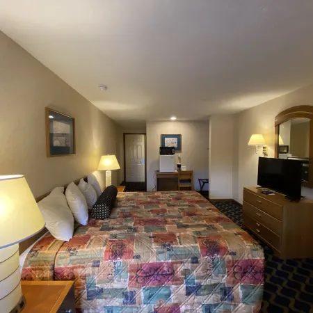 Economy Lodge 682 Main St Sturbridge