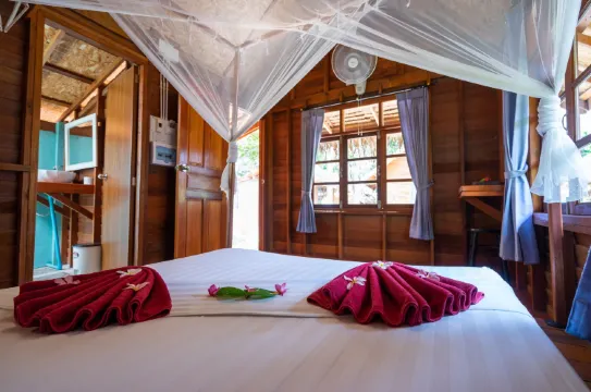 บังกะโลริมทะเลดีลักซ์พร้อมพัดลม