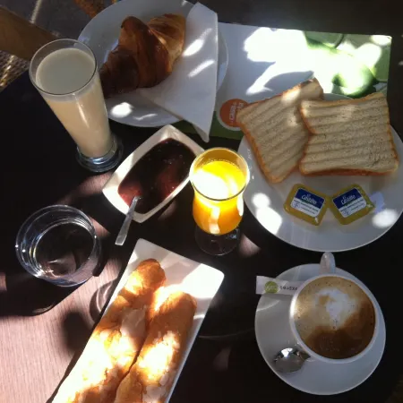 Hi Valencia Canovas