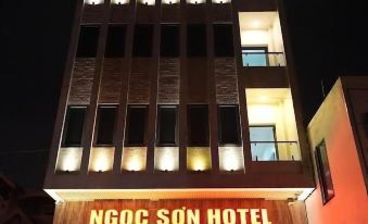 Ngoc Son Hotel