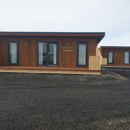 Black Beach Cottage Hotels in Olfus