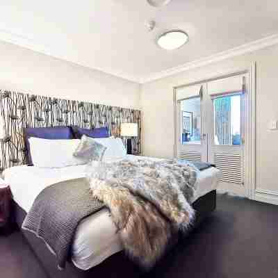 The Beacon - 2 Bedroom Luxe Apartment Rooms
