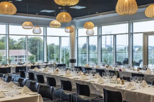 米澤爾法特克倫威爾酒店