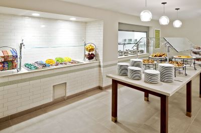 レストラン ヒルトン ガーデン イン フェニックス ダウンタウンの写真