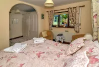 Erris Villa Hotels in Llanwrtyd Wells