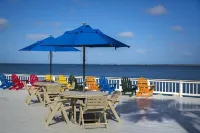 Sea La Vie, Peaceful Bayview Balcony & Heated Pool