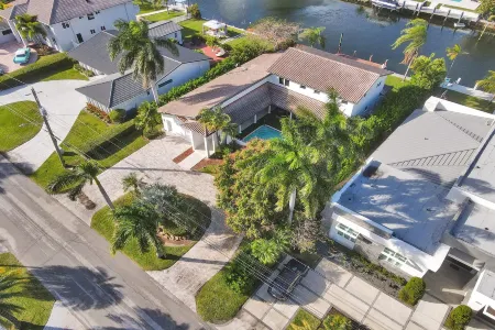 7 Br Intercostal Beauty with Heated Pool