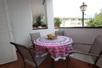 1 Bed-4 Guests-AirCon-Parking-Golf