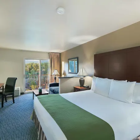 Oxford Suites Yakima