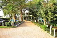 Green Suites Villa - parking