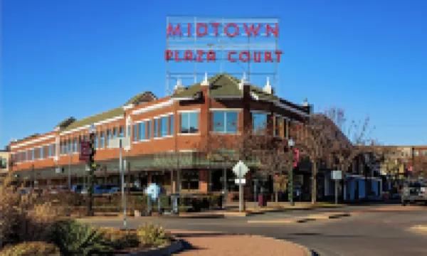 Cute Tiny House With Fenced Yard Near Plaza Dist Hotels in 