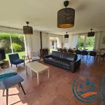 Grande Maison Proche Plage de 2 à 14 Personnes Hotels in Quend