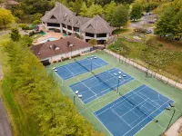 Birdie Lane Beauty - Golf, Pools, Gym, & More!