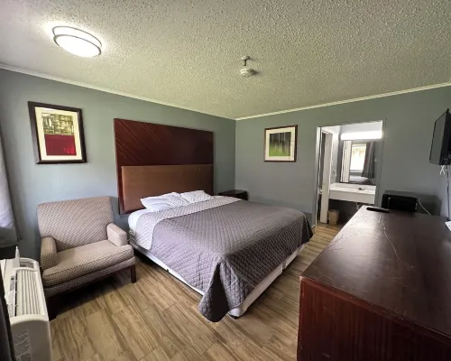 Studio Suites Hotels near Copernicus Park